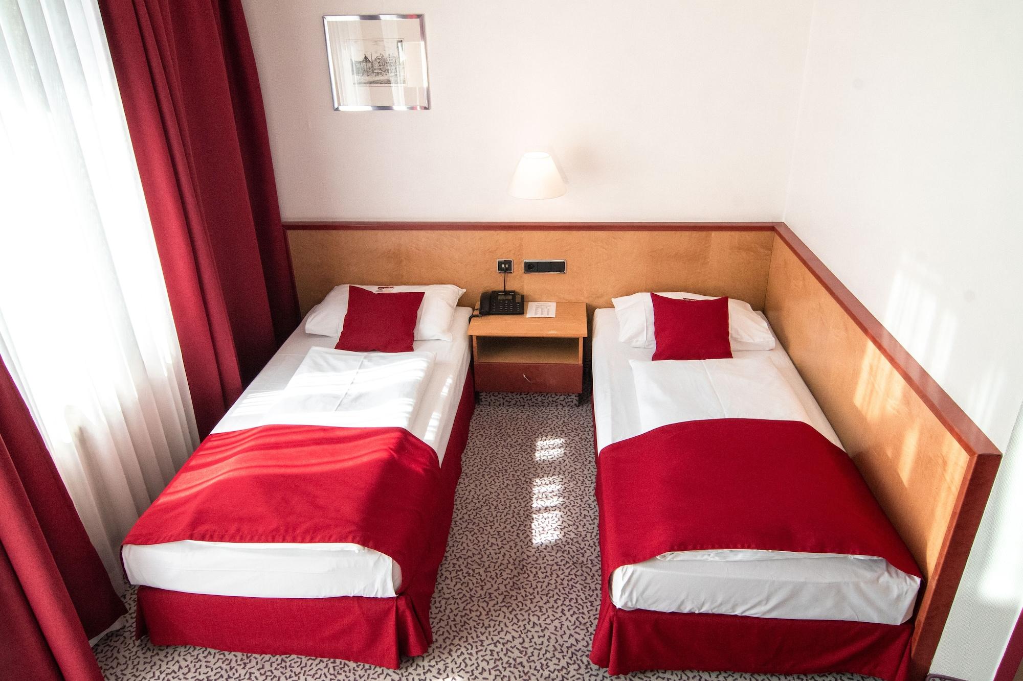 Leomar Hotel Ουλμ Εξωτερικό φωτογραφία