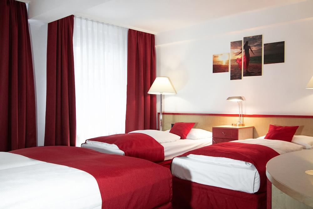 Leomar Hotel Ουλμ Εξωτερικό φωτογραφία