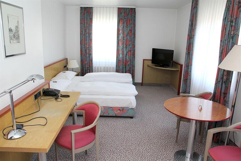 Leomar Hotel Ουλμ Εξωτερικό φωτογραφία