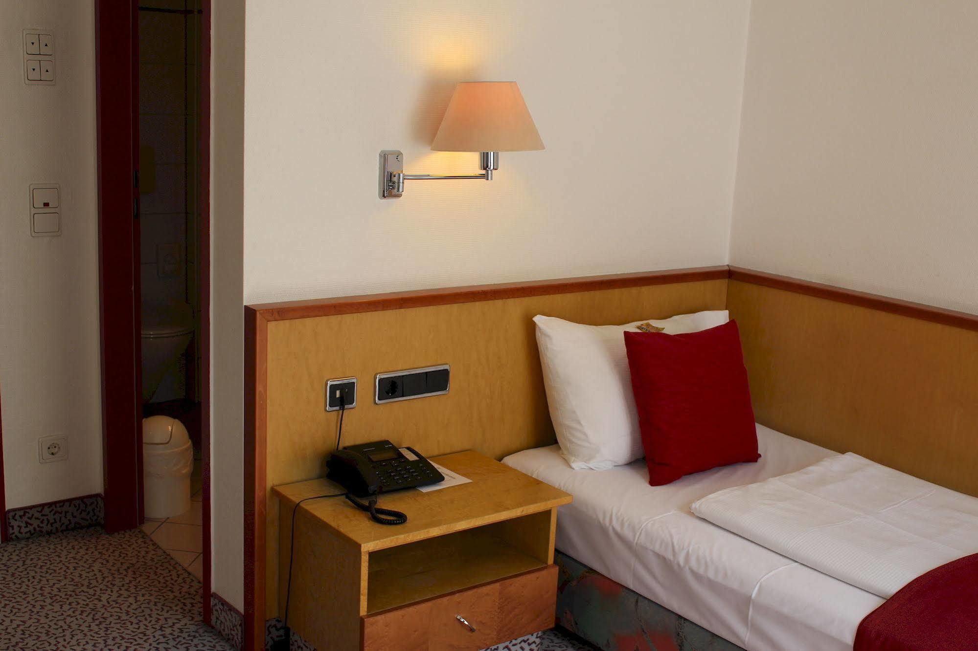 Leomar Hotel Ουλμ Εξωτερικό φωτογραφία